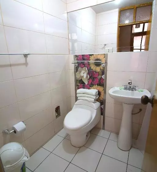 پانسیون Takora Inn