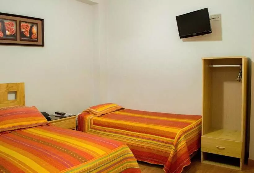پانسیون Takora Inn