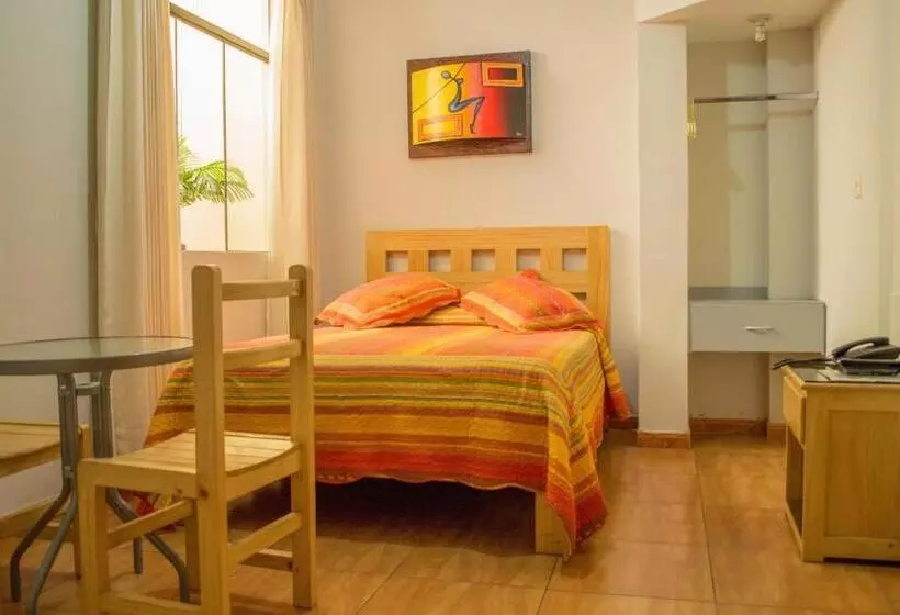 پانسیون Takora Inn