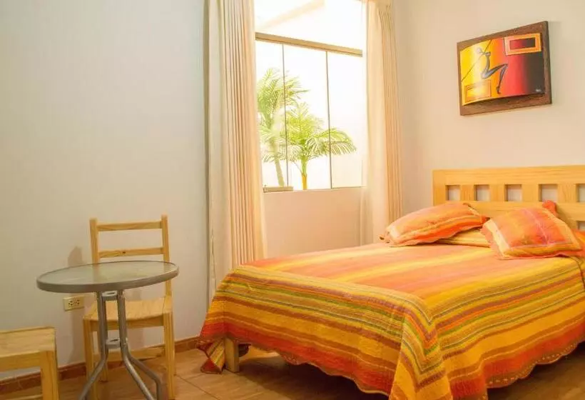 پانسیون Takora Inn