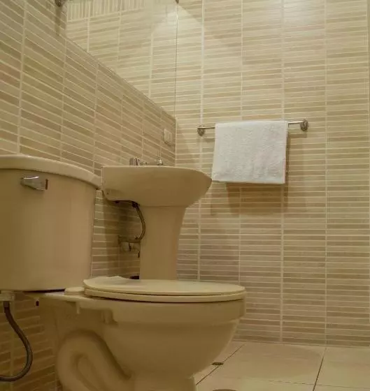 پانسیون Takora Inn