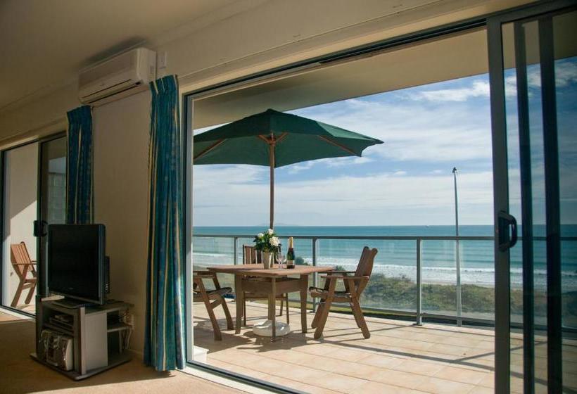 The Reef Beachfront Apartments