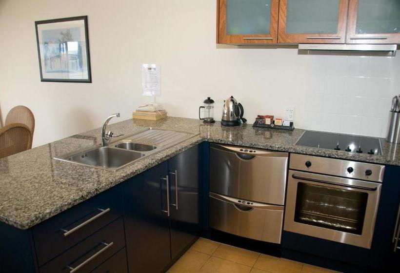 The Reef Beachfront Apartments