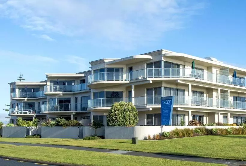 The Reef Beachfront Apartments