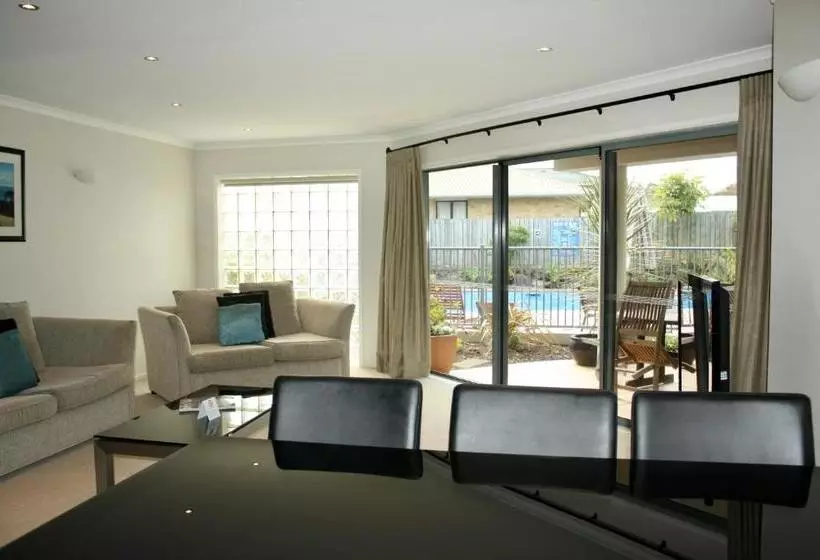 The Reef Beachfront Apartments