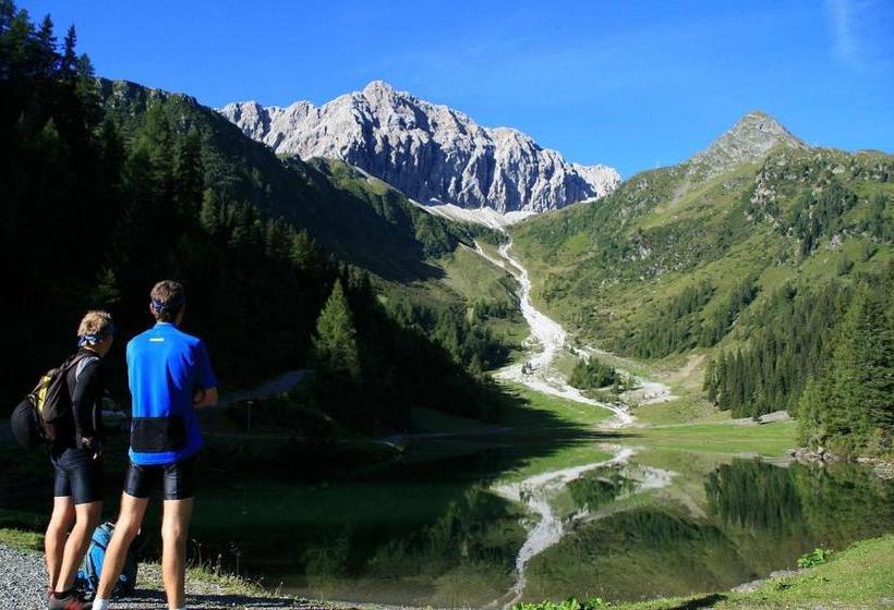 הוסטל Gasthof Luggau