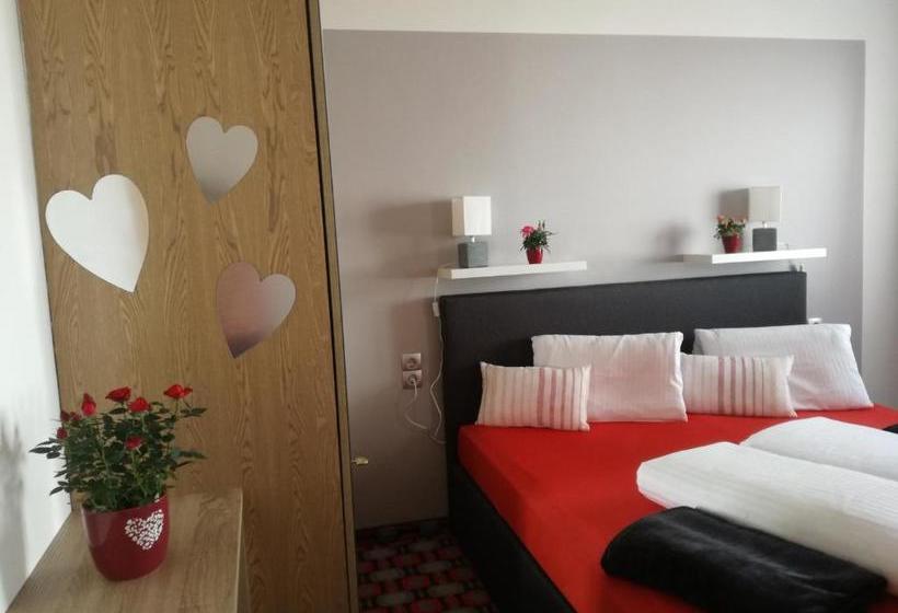 הוסטל Gasthof Luggau