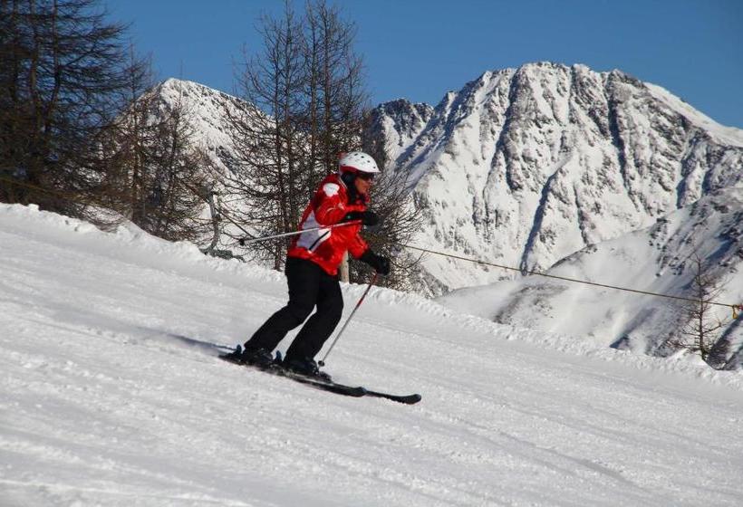 הוסטל Gasthof Luggau