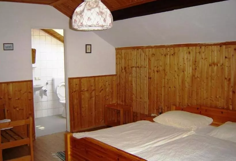 Retkeilymaja Gasthof Zum Heiligen Nikolaus