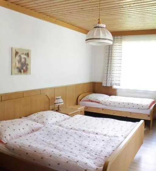 Retkeilymaja Gasthof Zum Heiligen Nikolaus