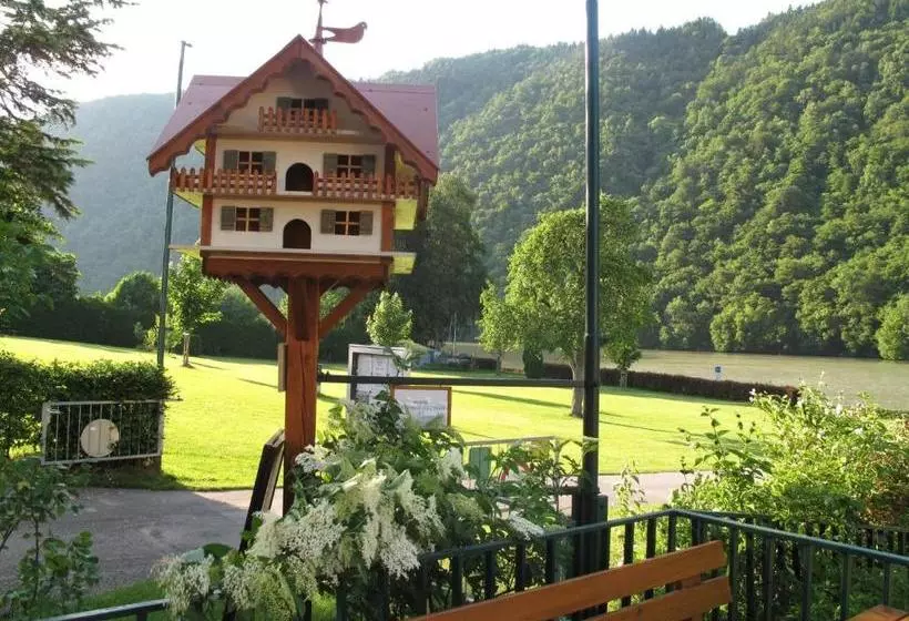 Retkeilymaja Gasthof Zum Heiligen Nikolaus