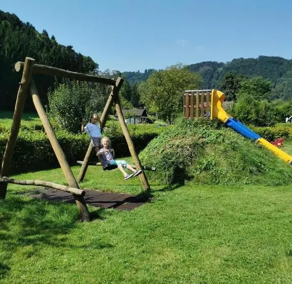 Retkeilymaja Gasthof Zum Heiligen Nikolaus
