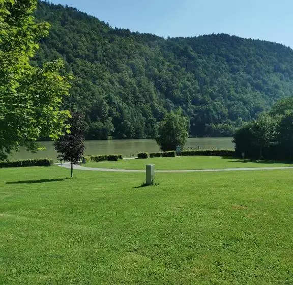 Retkeilymaja Gasthof Zum Heiligen Nikolaus