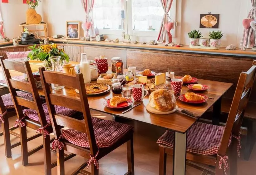 Aamiaismajoitus (B&B) Bnbetschart