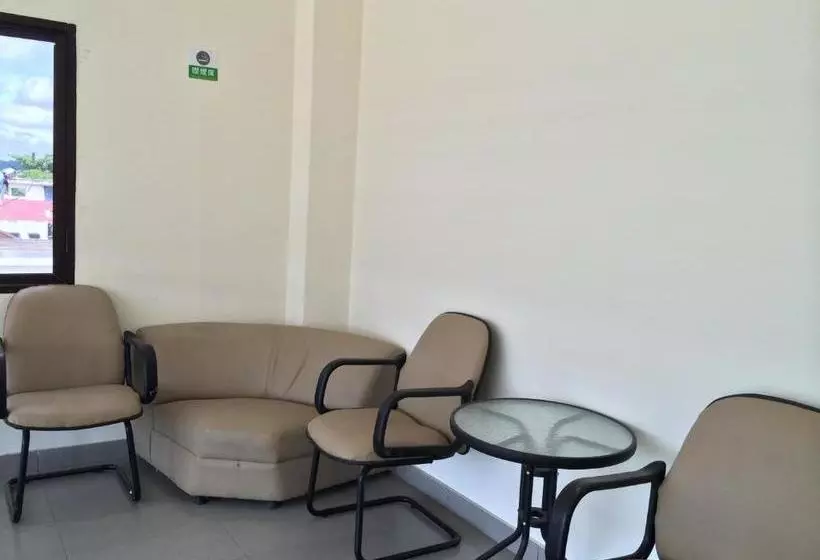 ペンション Guest House Remaja
