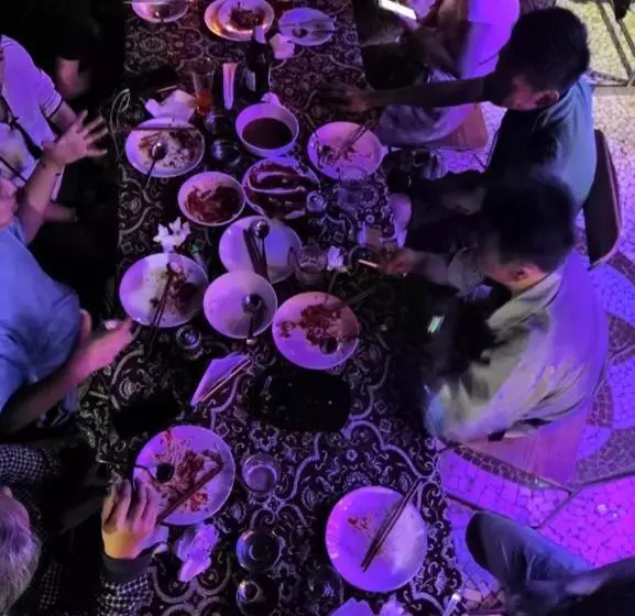 پانسیون Sunshine Guest House & Restaurant