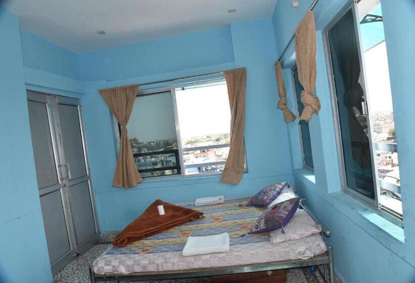 Pensão Sunshine Guest House & Restaurant