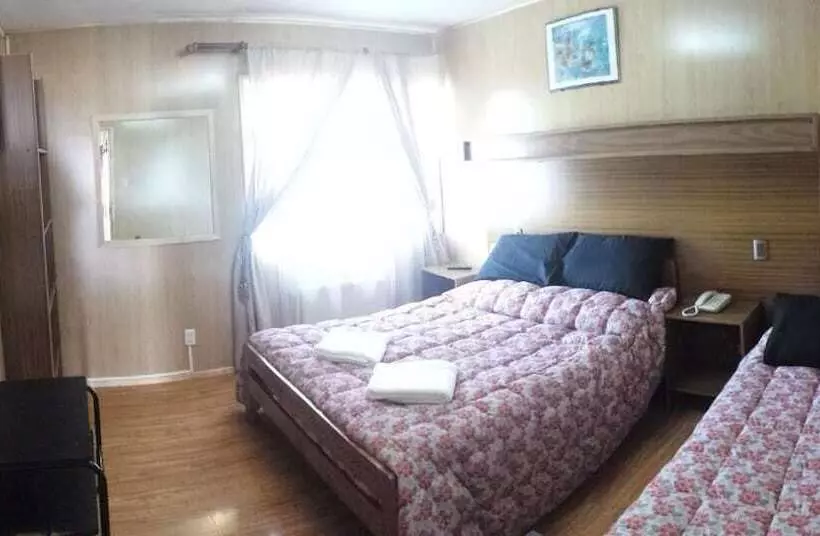 ユースホステル Hostal Parediso