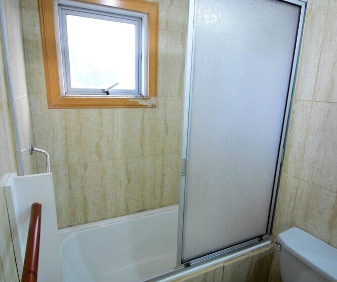 Vandrarhem Hostal Parediso