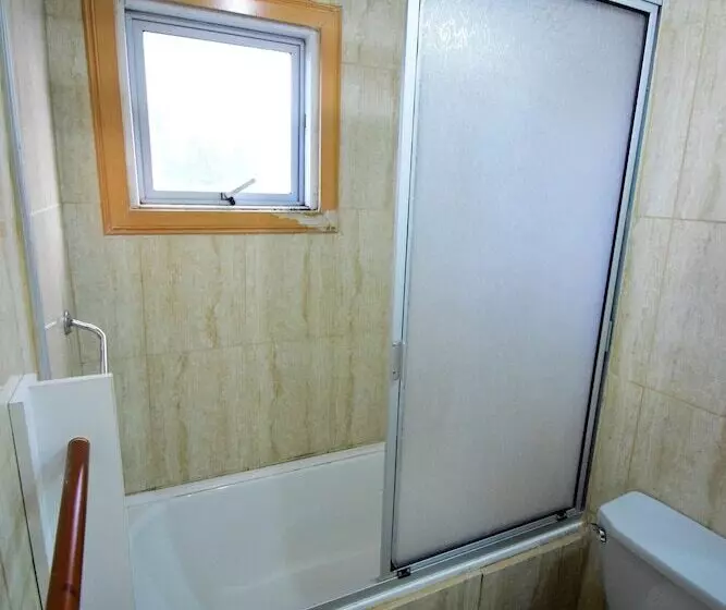 ユースホステル Hostal Parediso