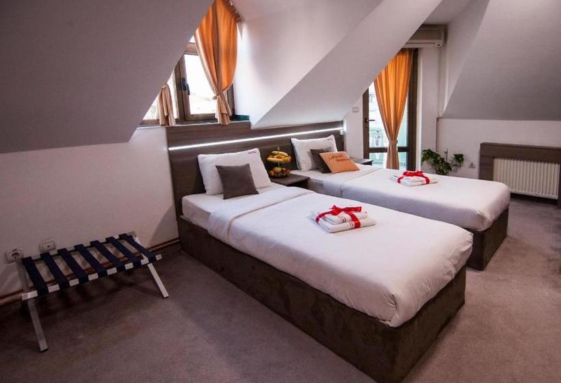 پانسیون Guesthouse Villa Modex