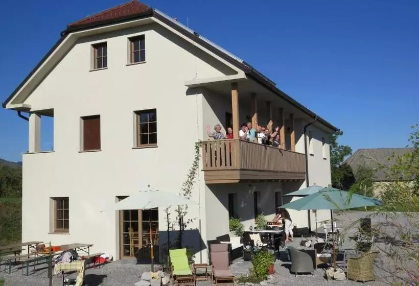 پانسیون Lipizzaner Lodge Guest House