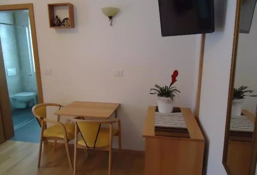 پانسیون Lipizzaner Lodge Guest House