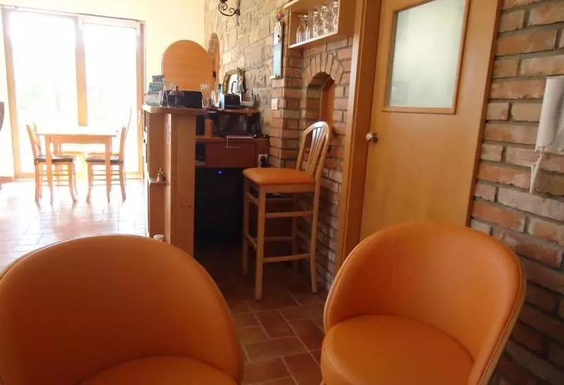 پانسیون Lipizzaner Lodge Guest House