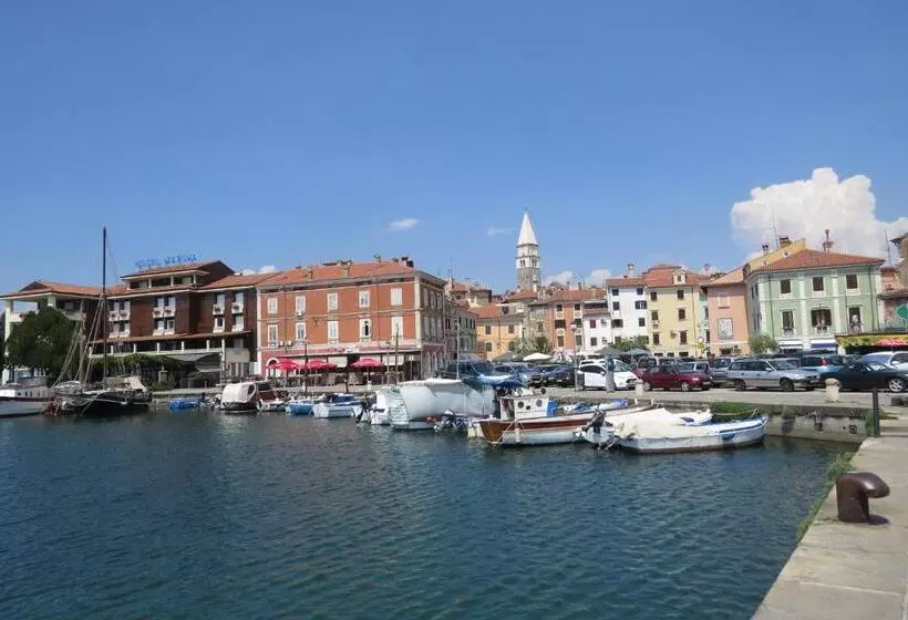 پانسیون Lipizzaner Lodge Guest House