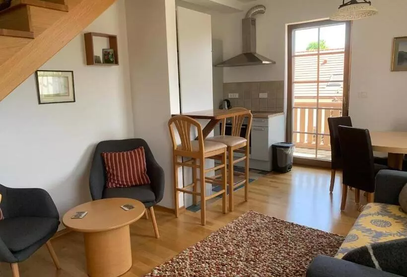 پانسیون Lipizzaner Lodge Guest House