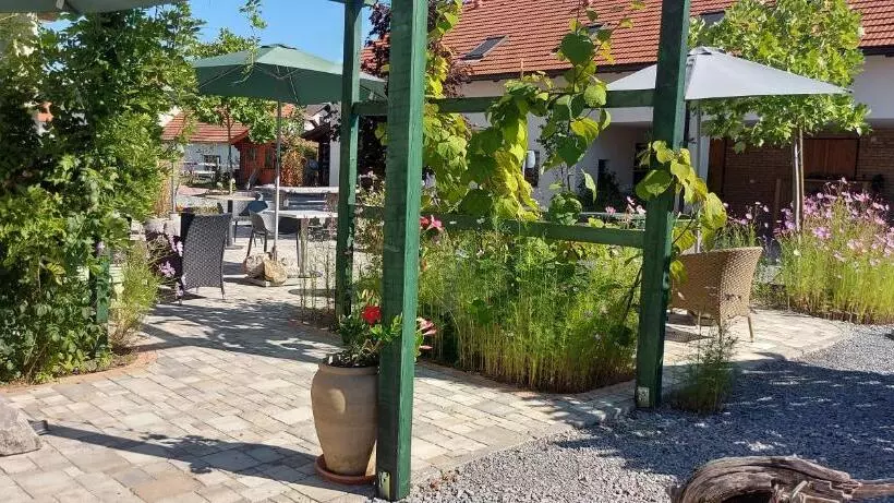 پانسیون Lipizzaner Lodge Guest House