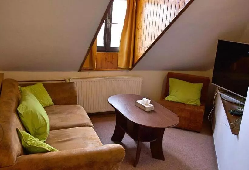 Majatalo Penzion Na Zborově