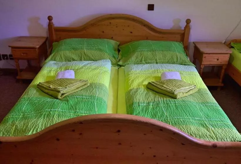 Majatalo Penzion Na Zborově