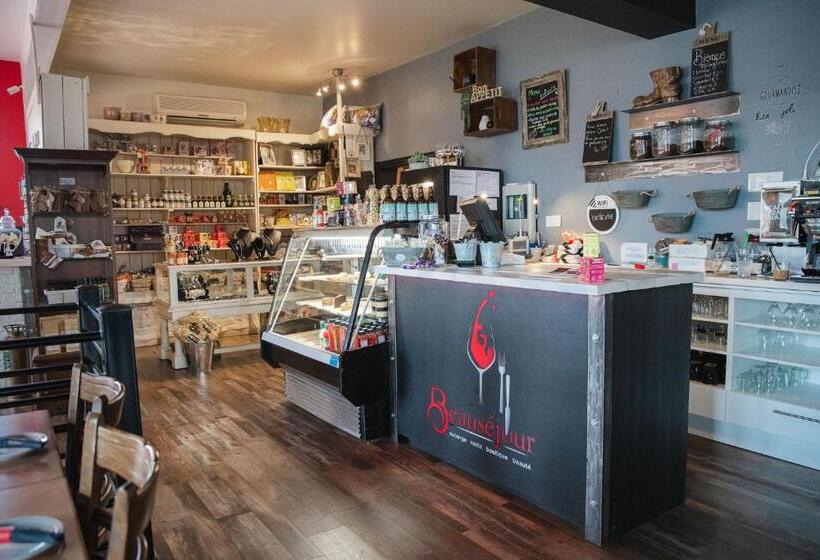 호스텔 Auberge Beausejour