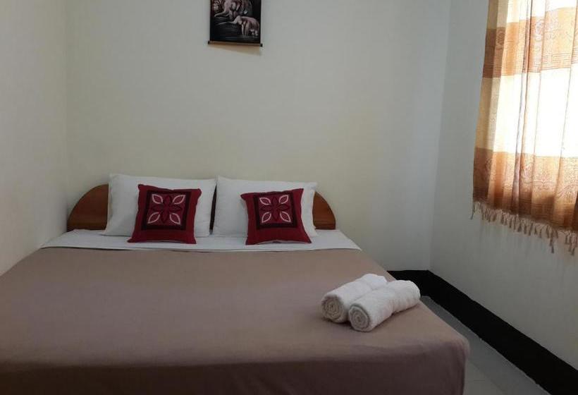 پانسیون A Tee Guesthouse