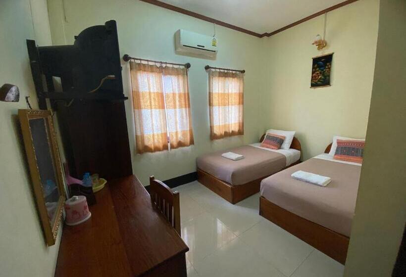 پانسیون A Tee Guesthouse