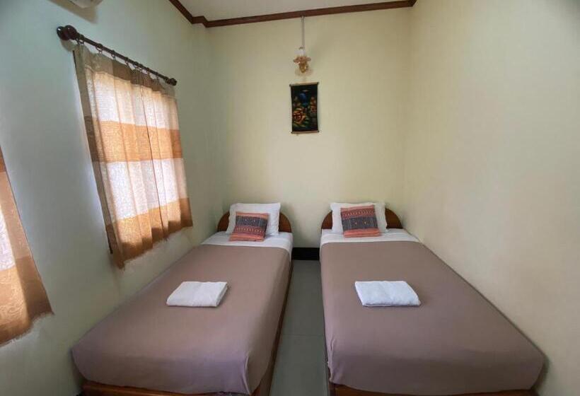 پانسیون A Tee Guesthouse