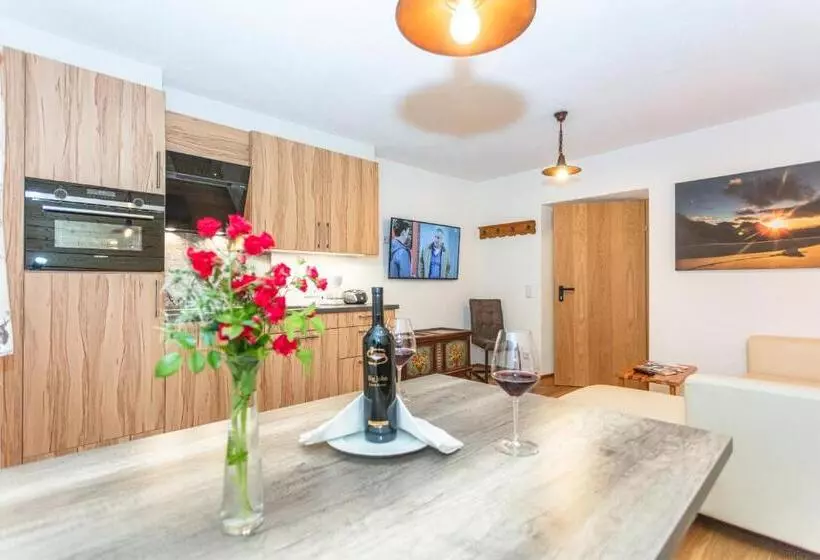 ペンション Gasthof St. Adolari