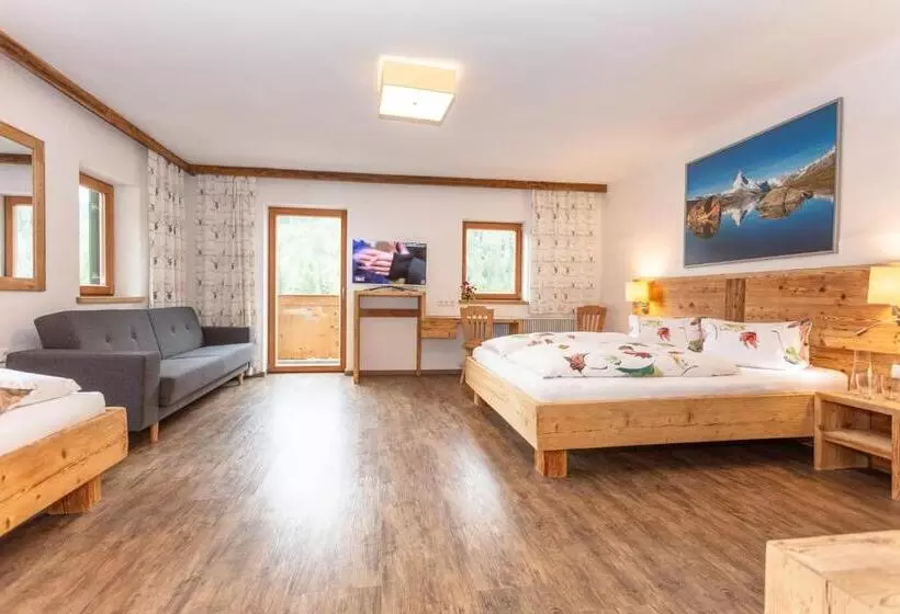 ペンション Gasthof St. Adolari