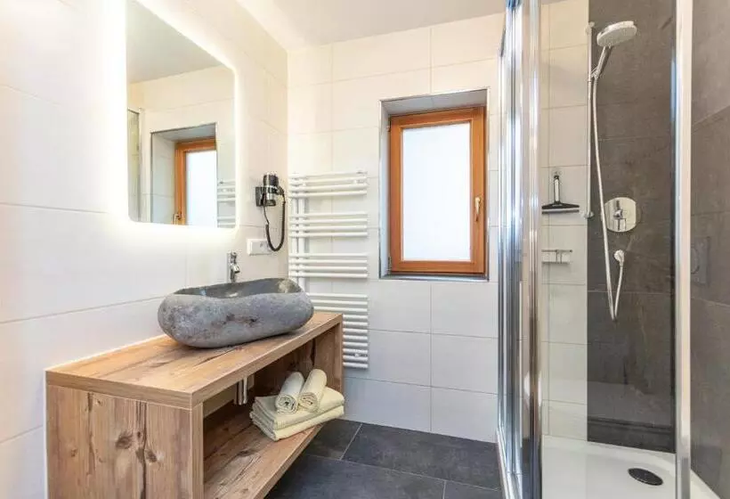 ペンション Gasthof St. Adolari