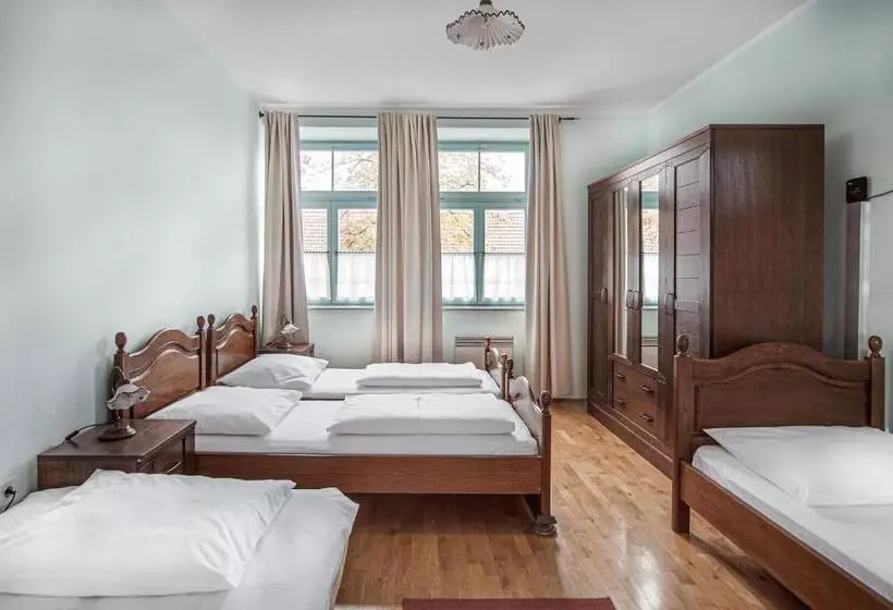 پانسیون Rooms & Apartments Parma