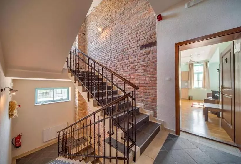 پانسیون Rooms & Apartments Parma