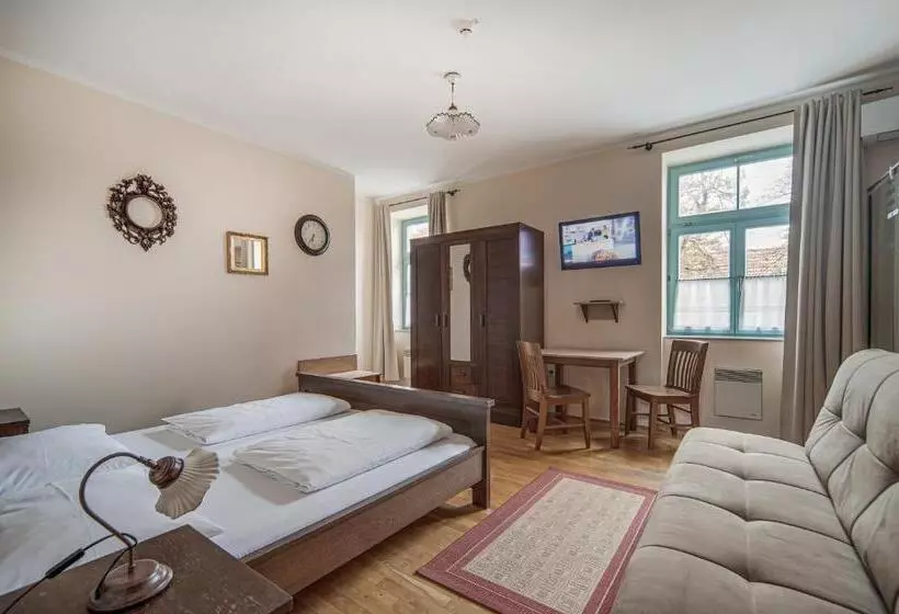 پانسیون Rooms & Apartments Parma