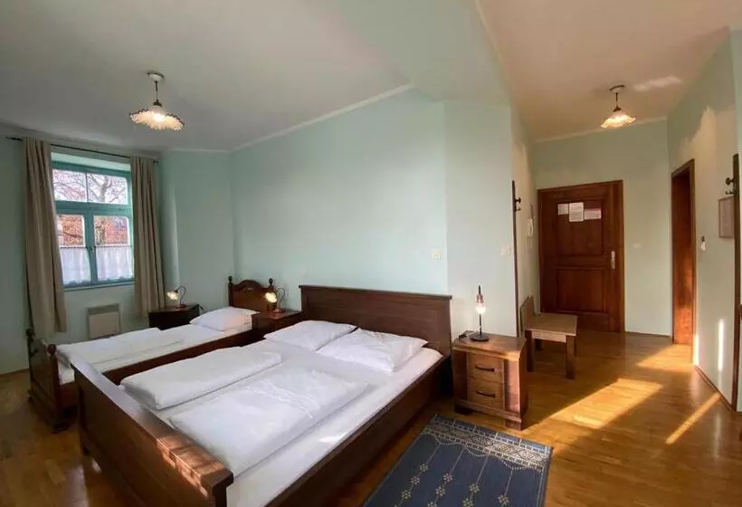 پانسیون Rooms & Apartments Parma