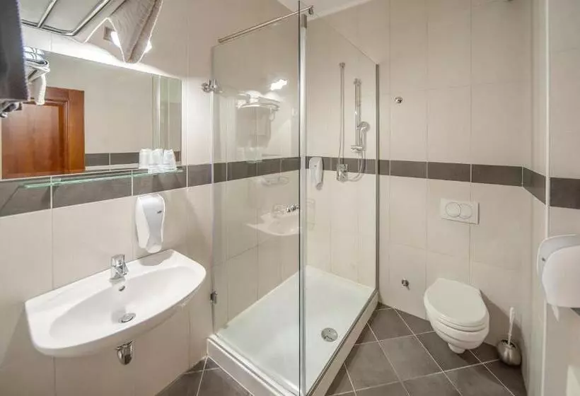 پانسیون Rooms & Apartments Parma