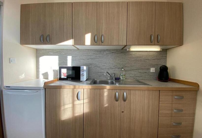 پانسیون Rooms & Apartments Parma