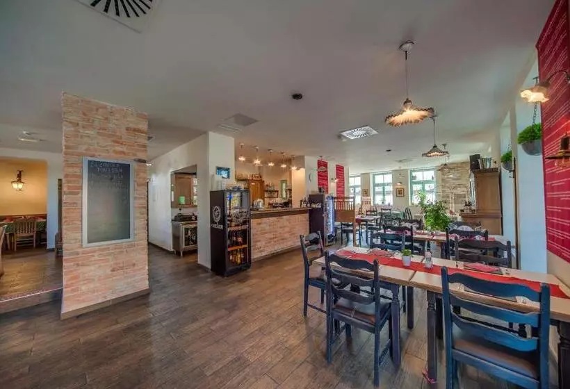 پانسیون Rooms & Apartments Parma