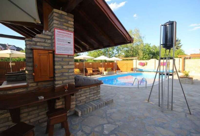 پانسیون Guest House Vila Alexandar