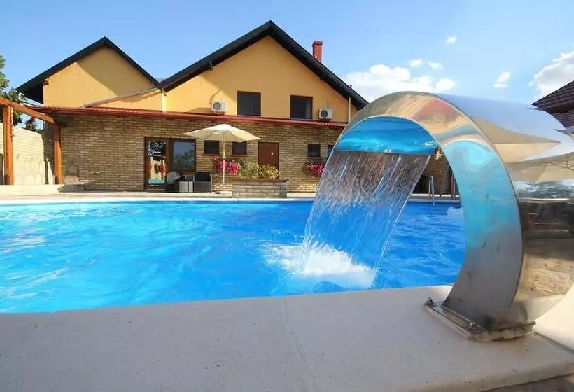 پانسیون Guest House Vila Alexandar