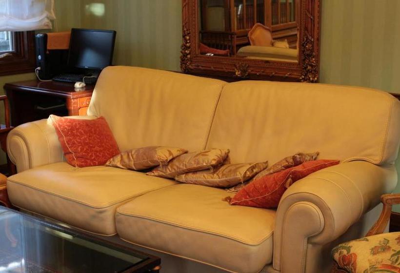 Pensão La Isla Tasse